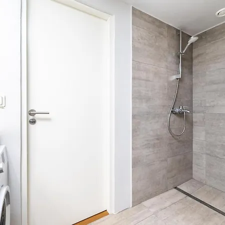 公寓 Sauna, Balcony, Underground Parking, 2br, 90m2