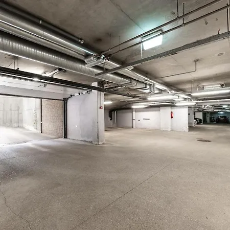 Sauna, Balcony, Underground Parking, 2br, 90m2 アパート *