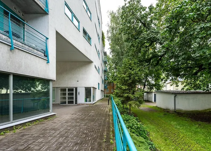 Sauna, Balcony, Underground Parking, 2br, 90m2 *