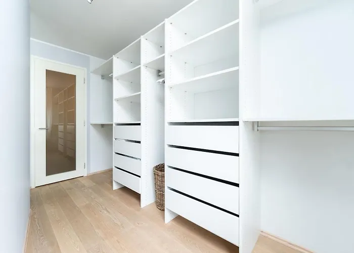 Korter Sauna, Balcony, Underground Parking, 2br, 90m2